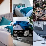 Apartamento Lit Living - Luxury - Box Spring - Parking - 4 Bed - 13 Persons - Duplex *