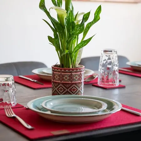 Lit Living - Luxury - Box Spring - Parking - 4 Bed - 13 Persons - Duplex *