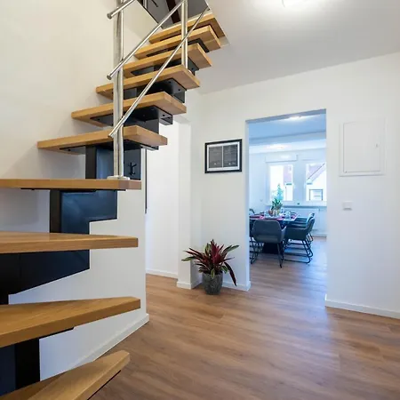 Lit Living - Luxury - Box Spring - Parking - 4 Bed - 13 Persons - Duplex