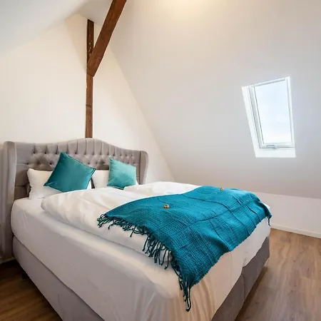 Lit Living - Luxury - Box Spring - Parking - 4 Bed - 13 Persons - Duplex